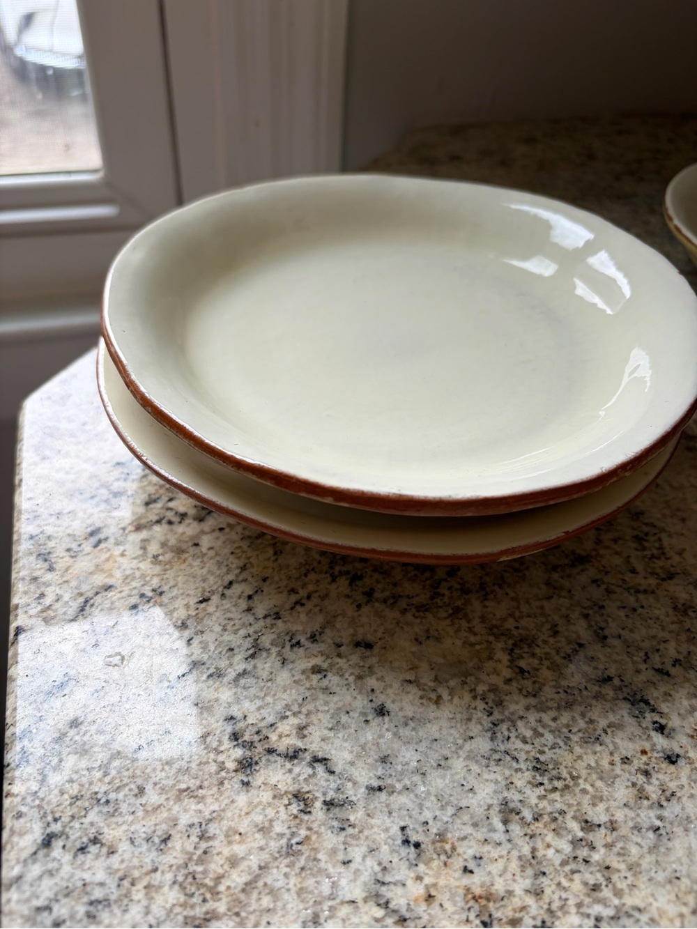2 Vietri Cucina Fresca crema Cream Shallow bowls side Salad Plates 7.5”